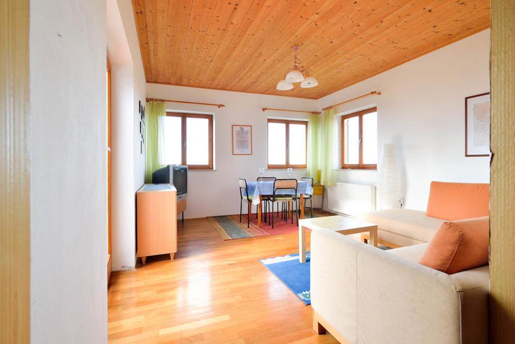 לוסיה Apartments Rosemary מראה חיצוני תמונה